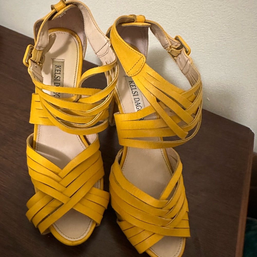 Kelsi Dagger Women's Mustard Strappy Sandals